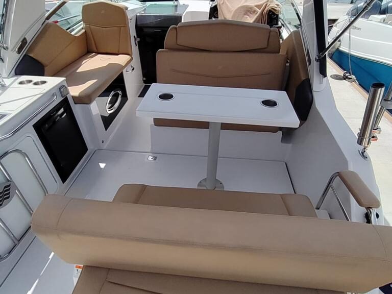 35 Ft Private Yacht Tour In Dubai